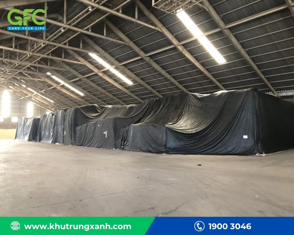 Sử dụng bạt khử trùng để che chắn hàng hóa